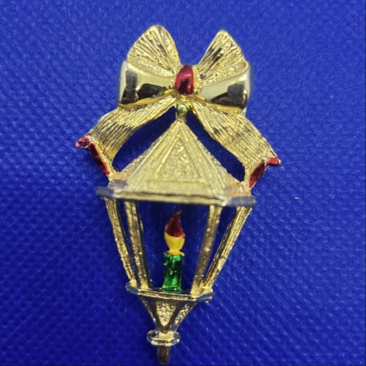 Vintage Gerrys Christmas Lantern Brooch Pin Enameled Gold Tone Candle Holiday